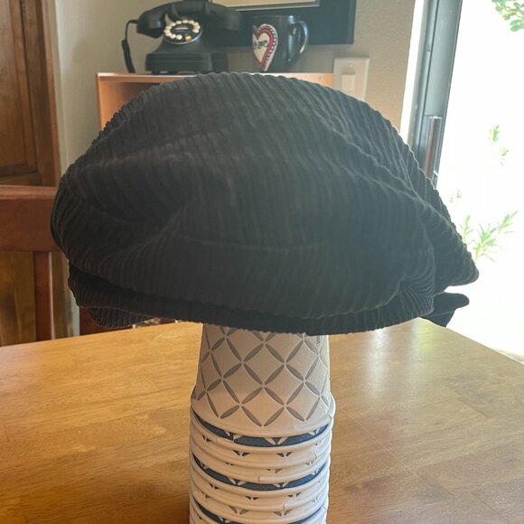 NWOT Size L H&M black corduroy newsboy cap with black velvet bow - Picture 5 of 10